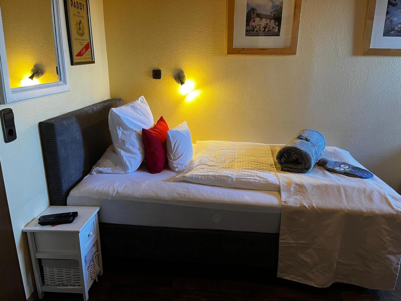 Henblas Hotel Neuenrade Eksteriør bilde