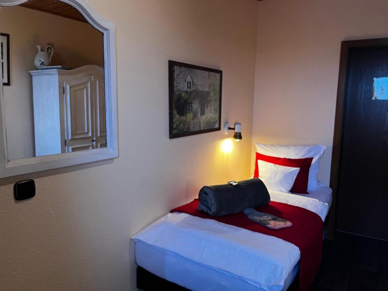 Henblas Hotel Neuenrade Eksteriør bilde